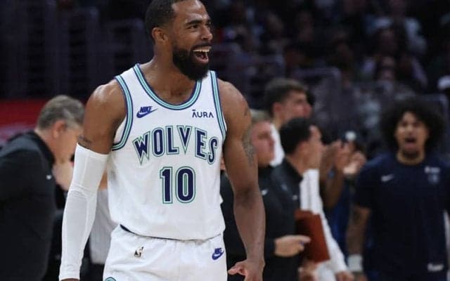 今季のトワイマン・ストークス・チームメート賞にウルブズのマイク・コンリーが選出