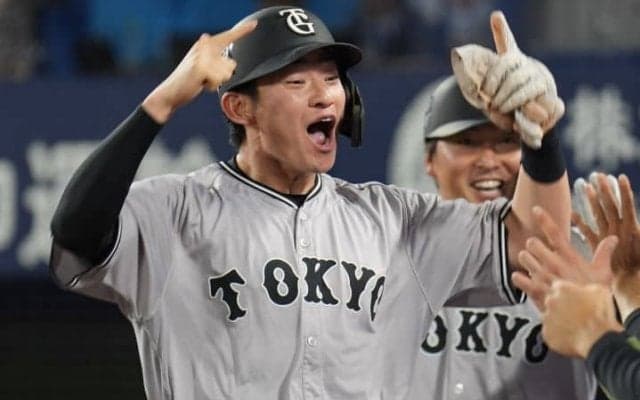 昨年の打率「.063」　巨人の22年ドラフト2位がついに覚醒！？　萩尾匡也はレギュラーをつかめるか