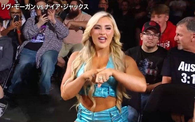 「水着かよ」「また際どい衣装」元体操女子レスラー、“濃厚キャラ”でファンの心を鷲掴み