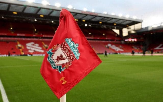 「なんて美しいキット」「ひどいものだ」リバプールが新ユニフォームを発表もファンは賛否真っ二つ!? 40年前を現代的にリミックス