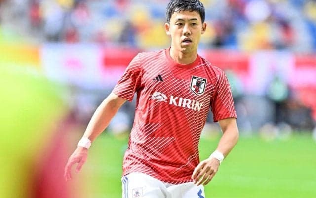 「この襟が気に入らない」リバプールの「逆さ台形襟」新ユニフォームに賛否両論！「芸術作品」「史上最悪」などの声