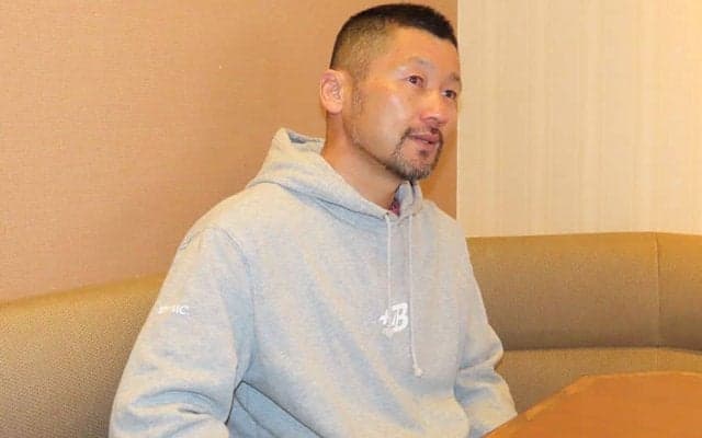 左利きなのに「右に矯正」…厳格な父の教え　運命を変えたグラブ、野球人生の“始まり”