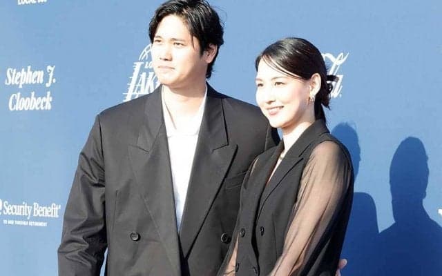 真美子さんと共演で大谷翔平は「上機嫌な姿」も…　“水原問題”ねじ込む米メディアの皮肉