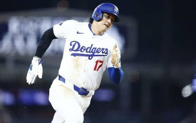 「素晴らしいヒット」大谷翔平が延長10回に同点適時打 　今季初の1試合2盗塁で5月“快速”スタート！ 2試合ぶりスタメン復帰でチームもサヨナラ勝ち