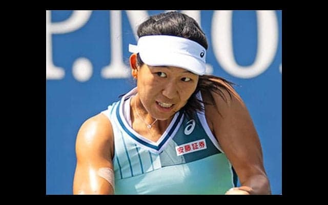 内島萌夏 逆転勝ちで決勝進出