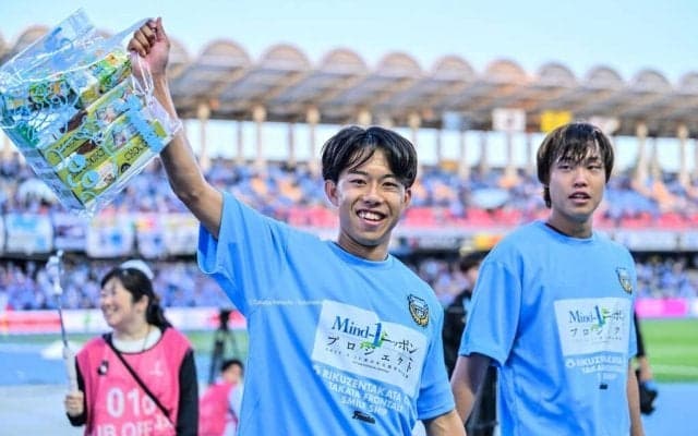 【川崎、6戦ぶり勝利の裏にあった試合前日の青空決起集会。負傷者も集合して一つにした気持ち(2)】「誰かが辞めるのかな」という言葉も出た練習後の結集……感謝を胸に挑んだ一戦