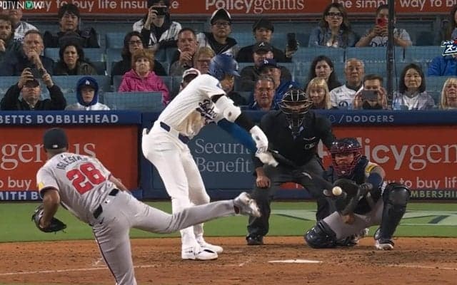 大谷翔平、殊勲の同点打が「WBCのイチローそっくり」と話題 “絶対的”守護神を打ち砕いて雄叫びの胸アツな瞬間