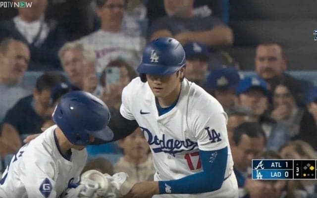 なんだ、ただの聖人か… 大谷翔平、ボールボーイへの“神対応”がヤバすぎると話題に　ファン騒然「毎回優しすぎるだろ」「なかなかできない」