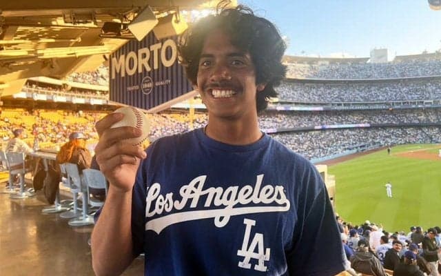 大谷翔平の8号球キャッチ…20歳がキープ宣言　ヤ軍ファンでも「アイ・ラブ・ショウヘイ」