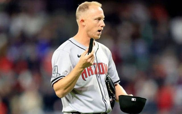 元燕助っ人の危険球に「いい加減にしてくれ」　いきなりタティスを襲う…敵軍不満爆発