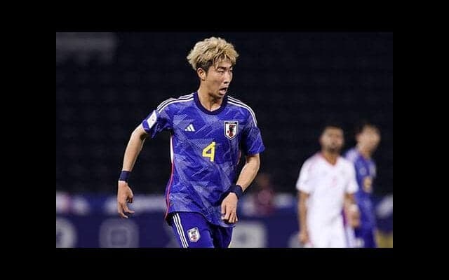 「金髪で有言実行」。辛口のセルジオ越後氏から太鼓判を押された右SB関根大輝の可能性【新しい景色へ導く期待の選手/vol.40】