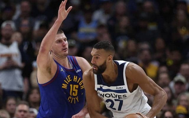 ビッグマン揃うウルブズにヨキッチも一苦労…対処法は「自分のクローンを作らないと」