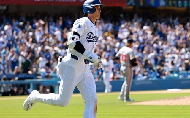 “戦意喪失”させる大谷翔平の「50/60」　発覚した敵軍の動きに騒然「そりゃそやろ」