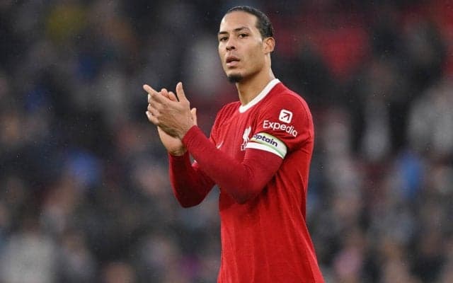 今夏移籍の噂も浮上したファン・ダイク「議論することはない」、大きな変化が訪れるクラブには「楽しみにしている」