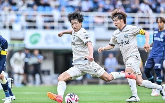 「なんという人間ブルドーザー」J1川崎FW山田新のゴリゴリ”4人なぎ倒し”ゴールが大反響！「ラグビー選手みたいな突破！」「ブルドーザー山田新爆誕」とファン興奮