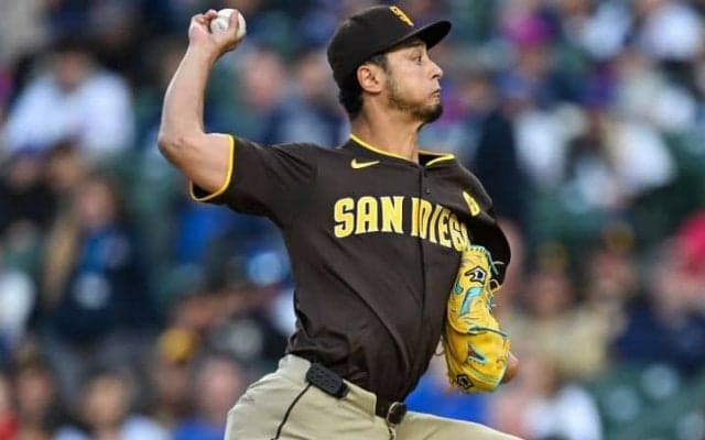 ダルビッシュ有が絶叫！ 今季2勝目で日米通算200勝まであと「2」　「ユウ大好き」現地も興奮！ 5回3安打無失点5奪三振