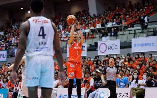 “ミスター・ドラゴンフライズ”朝山正悟がホームにお別れ…華麗な3ポイントで締めくくる