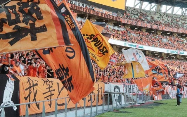 「めっちゃ似合ってる」「すごく良い写真」富士山バックに世界遺産でブラジル人トリオが袴姿披露！ 清水の取り組みが話題に「カッコいい」