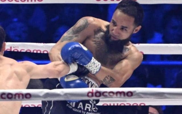 日本人のサイン攻めにも気さくに対応 “悪童”とは一線を画すネリの殊勝な行動に米記者も感嘆「とても上品だった」