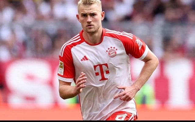 デ・リフトの復帰を歓迎するノイアー｢ディフェンスを安定させてくれる｣