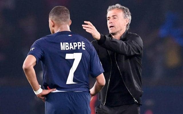 「サッカーは時として非常に不公平」PSGが猛攻見せるも2試合無得点…準決勝敗退のルイス・エンリケ監督はいつもと違う行動に「今夜は例外を作った」