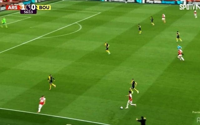 「指示もパスも完璧だ」アーセナル冨安健洋、“攻撃のスイッチ”を入れた瞬間が脚光！「トロサールとその受け渡しできるのか」「マジで凄い」などファン感嘆