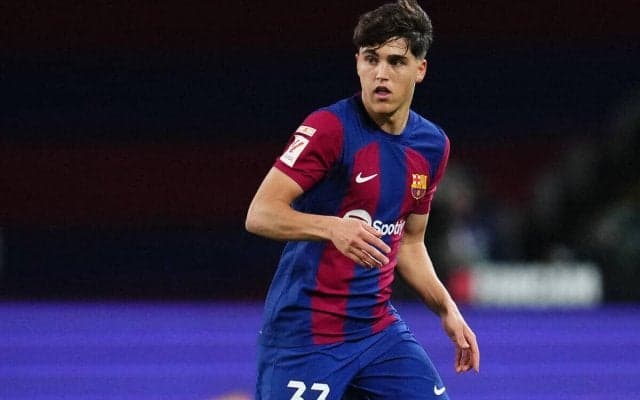 バルサが17歳のスペイン代表DFクバルシと2027年まで契約更新、契約解除金は836億円