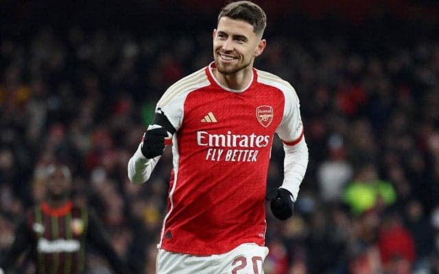 アーセナルがイタリア代表MFジョルジーニョと契約延長！ 残留希望が叶う「チームに残れて本当に嬉しい」