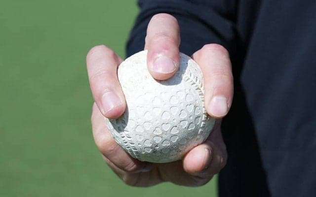 変化球解禁…“新人投手”にお勧めの意外な球種　昔からの定番は「球審が判定しにくい」