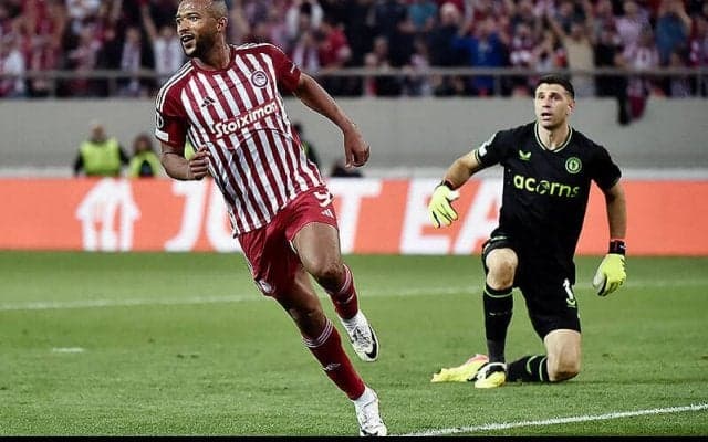 優勝候補アストン・ビラに大勝オリンピアコスがフィオレンティーナ待つ母国開催の決勝進出！【ECL】