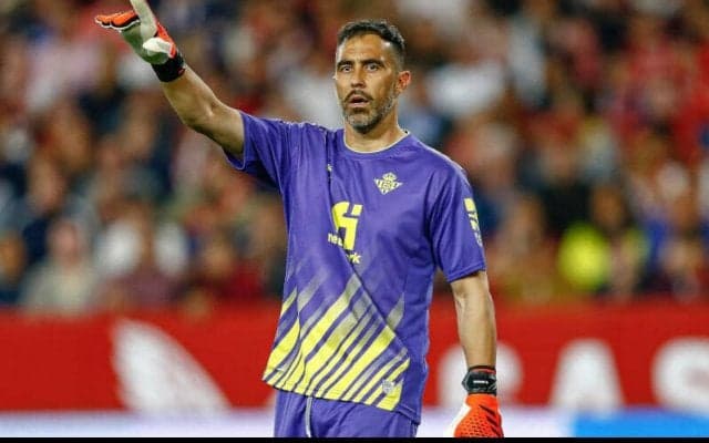 ベティス退団間近のブラーボが母校復帰を否定｢チリに戻る必要はない｣