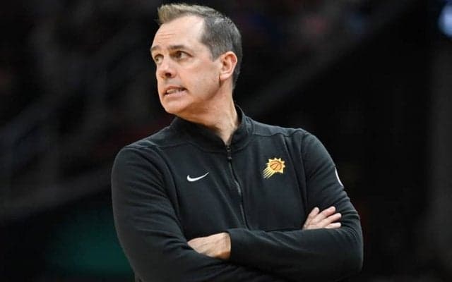 プレーオフ1回戦敗退のサンズが就任1年目を終えたフランク・ボーゲルHCを解任