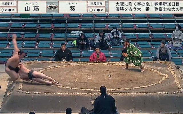 0.1％の超レアな決まり手で館内が沸いた瞬間 体重2倍の力士を撃破した小兵の技【五月場所 注目の若手力士】