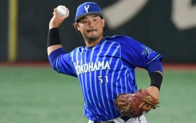 DeNA宮崎が緊急退場　打球が頭に直撃、グラウンドに担架とブルーシート…場内騒然