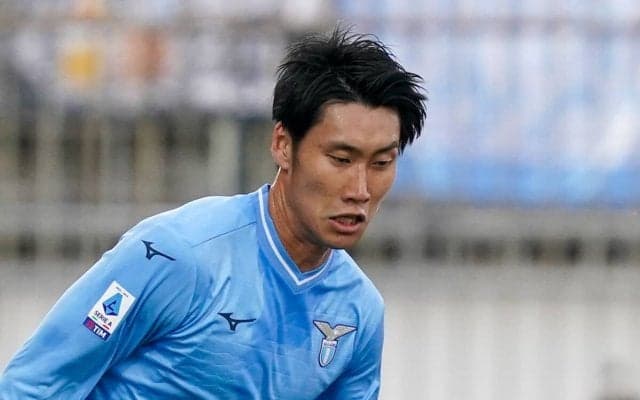 「鎌田大地を巡るすべてが残留の方向を示している」ラツィオ番記者が現地から最新レポート