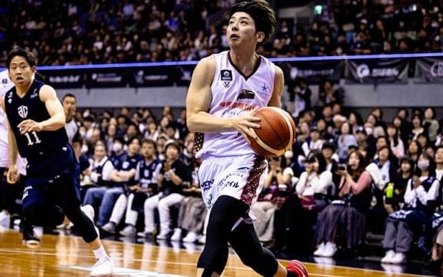 松山駿が3ポイント5本、計33得点の大爆発…越谷がA千葉とのオーバータイムを制す／B2プレーオフ