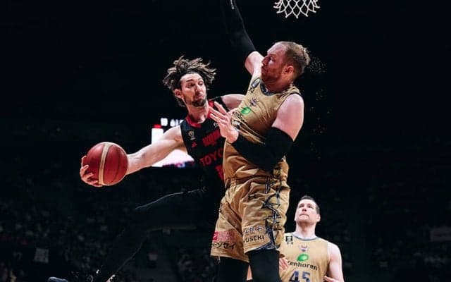 A東京が意地の逆王手…琉球の猛追を振り切りクォーターファイナル初勝利