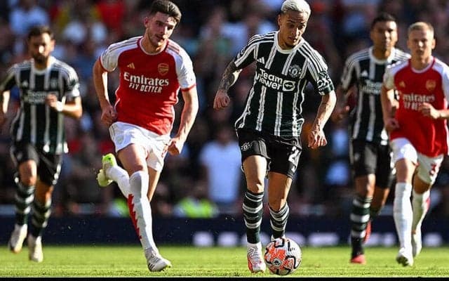 【プレミア注目プレビュー】優勝争い左右する赤の名門対決！　アーセナルは06-07シーズン以来のダブル狙う