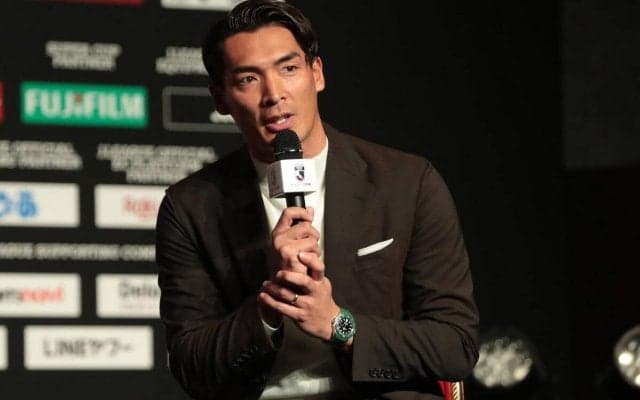 「いい写真」「大の仲良し夫婦」37歳のバースデーを迎えた槙野智章、妻・高梨臨さんとのバースデー2ショットで感謝「妻よ、いつもありがとね」