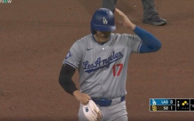 球場がどよめいた！大谷翔平に一体、何が起きた…！？ プレー中に“異変” ベンチに突然直行した謎の瞬間　ファン騒然「心配したわ」「ちょっと天然っぽい」