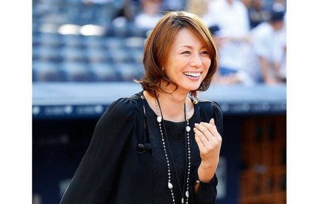 有名日本人女優がド軍戦観戦「写ってます!?」　指揮官との“親密げ”な1枚に騒然「すごい」