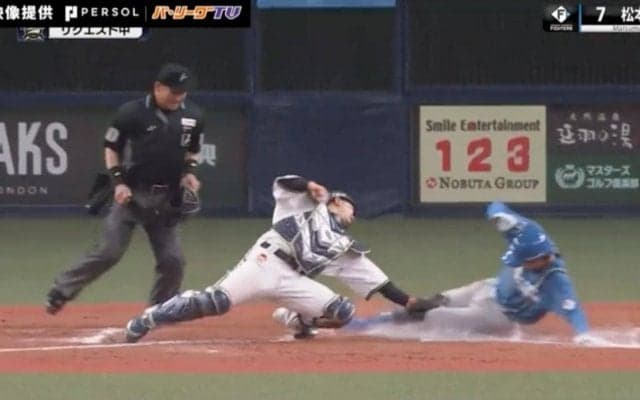 痛恨ミスで悪夢の逆転負け…！ 昨季の覇者・オリックスに“まさかの結末”　失点を招いた四球→悪送球… 日本ハム“劇的スクイズ”でサヨナラホームイン