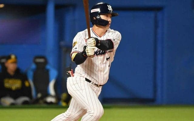 打ちまくる燕22歳に覚醒の予感…衝撃の「7-7」　専門家も絶賛、指摘する昨季との違い