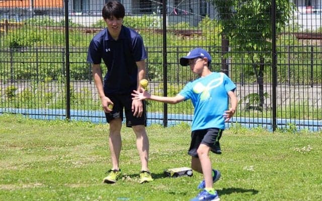グラブもバットも不要…世界に急拡大の「新・野球型競技」　日本一投手もハマる“魅力”