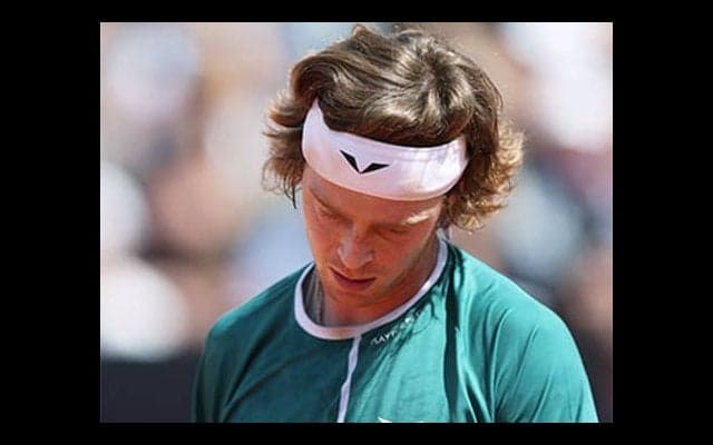 世界6位が予選勝者に金星献上