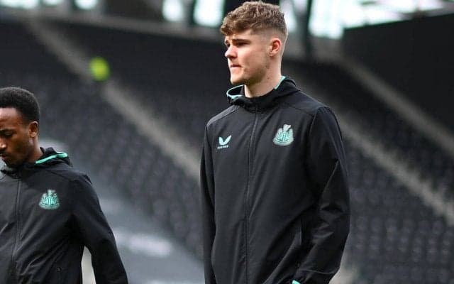 ニューカッスルがU-21アイルランド代表DFマーフィーと契約更新、今季デビュー