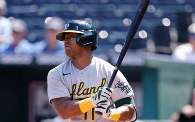 52億円契約も急降下…打率.157で戦力外　元HR王が現役引退、トレード移籍も復活できず