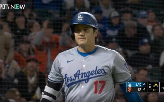 大谷翔平がブチギレた！？ なんか口走った…？ 空振り三振後に見せた“珍しい表情”にファン騒然 「怖すぎる」「そりゃ怒るだろ」