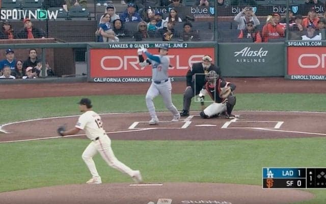 放送事故レベル！ 大谷翔平、いきなりヤバすぎる　中継カメラも追いつけない… 欠場明けの“爆速弾丸ヒット”にファン騒然「腰の張りは？」「なにこの殺人打球w」