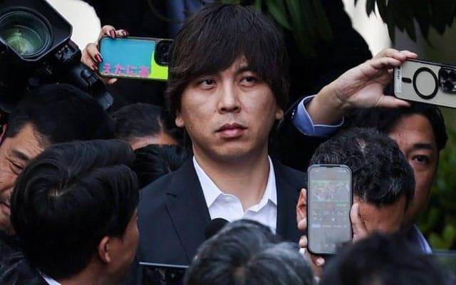 視線真正面も…50人報道陣前に無言、罪状認否は4分間で終了　出廷で見えた水原一平被告